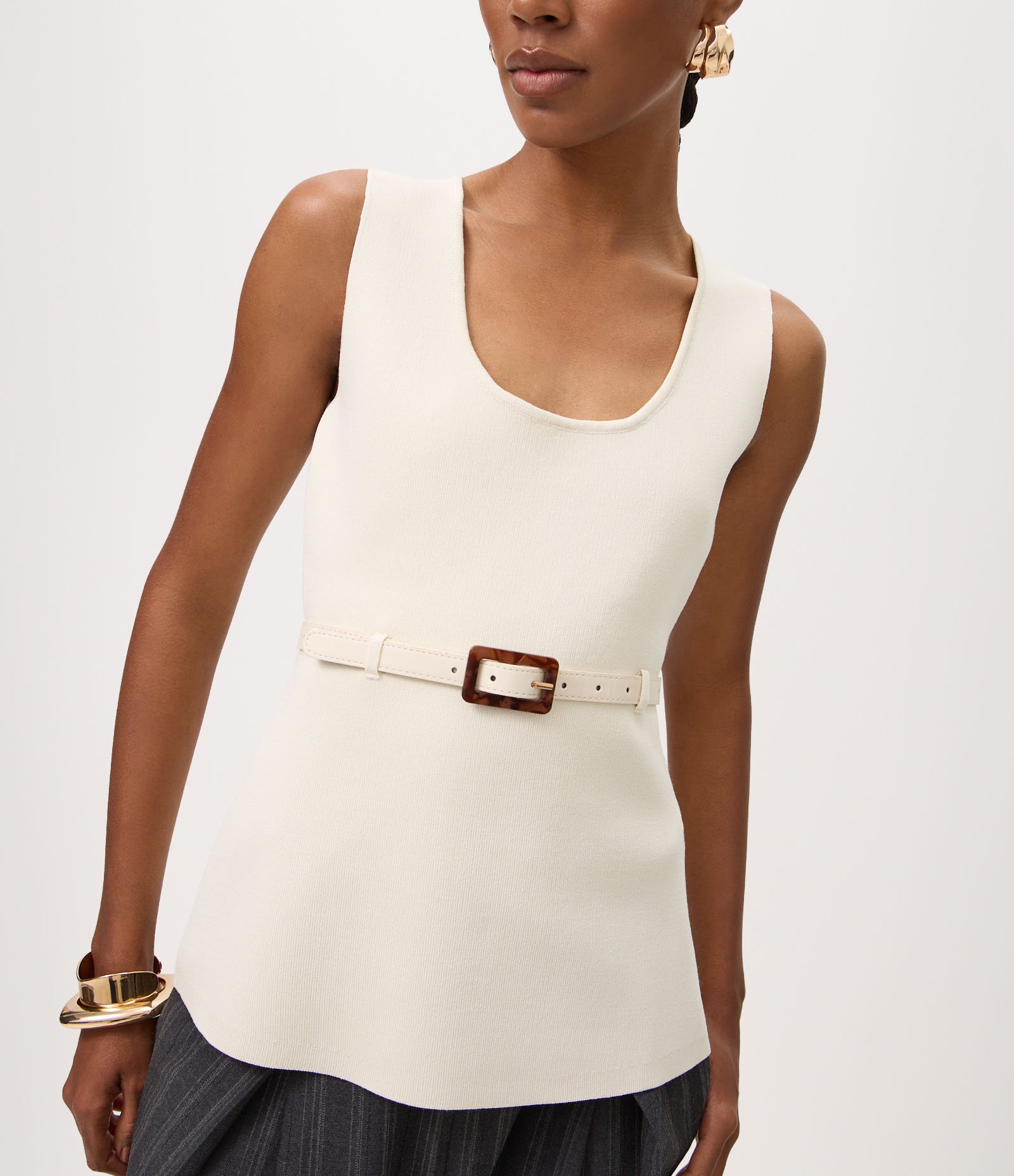 Blusa Alongada em Tricô com Cinto Fino Branco 3