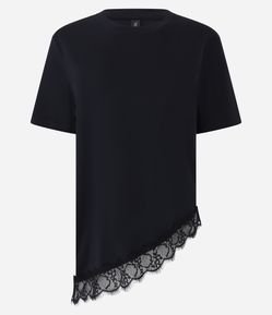 Camiseta Alongada em Algodão com Barra Assimétrica Rendada