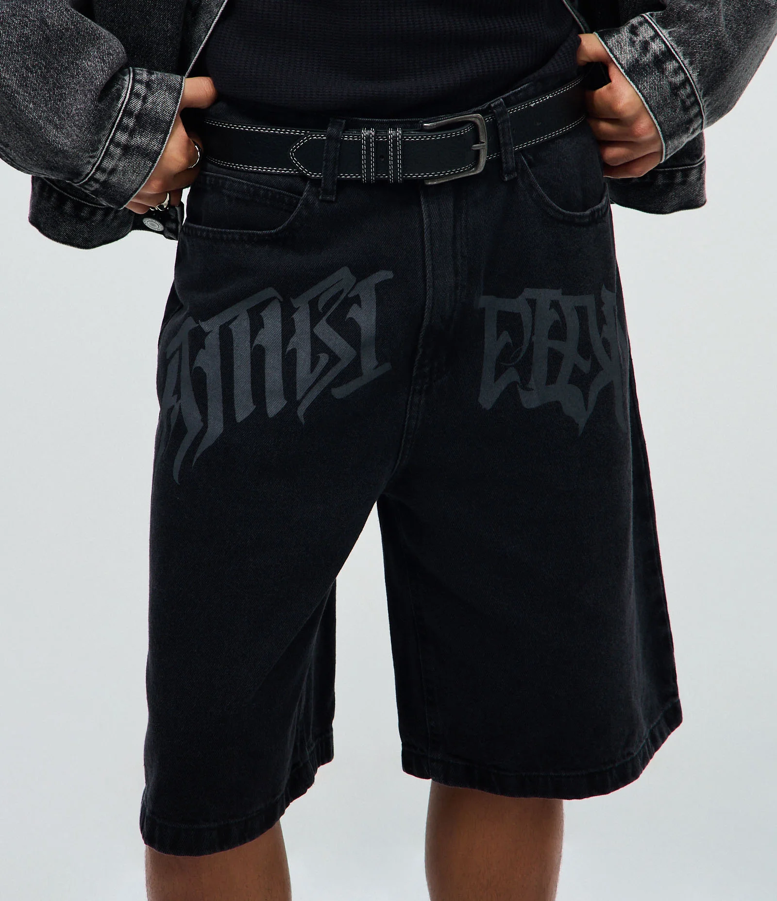 Bermuda Jeans Baggy com Silk Frontal Preto 2