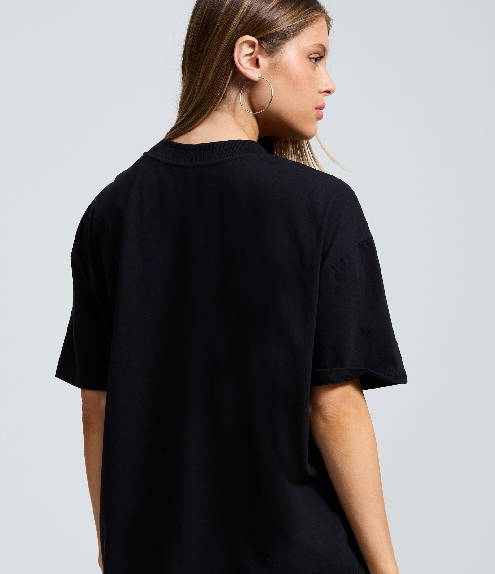 Camiseta em Algodão com Estampa Localizada e Barra Rendada Preto 4