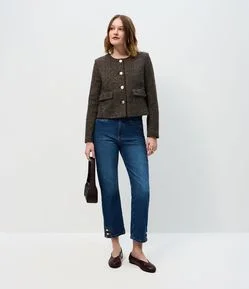 Calça Reta Cropped Jeans com Cintura Alta e Botões na Barra
