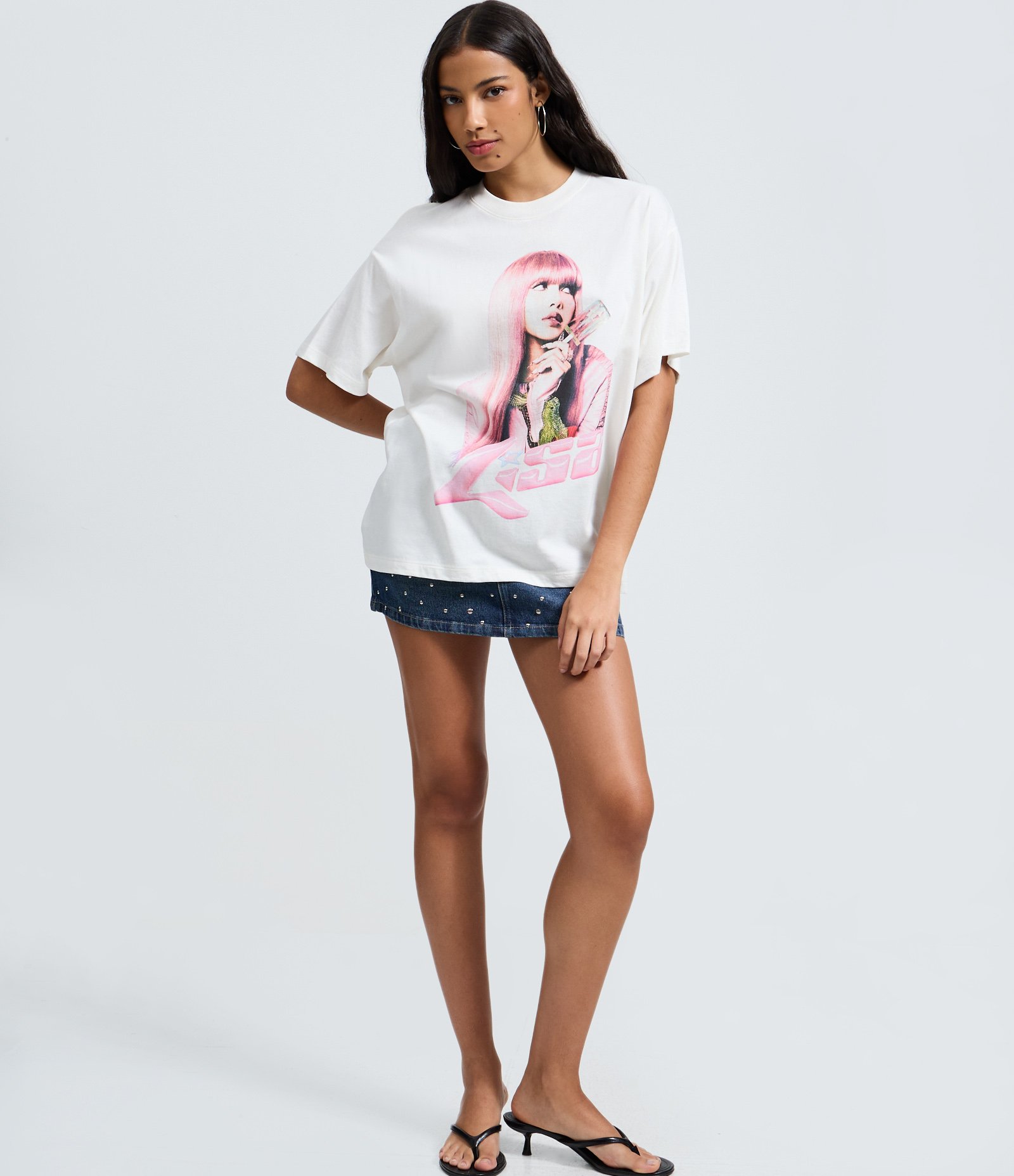 Camiseta Boxy Estampada com Cantora Lisa em Algodão Branco 2