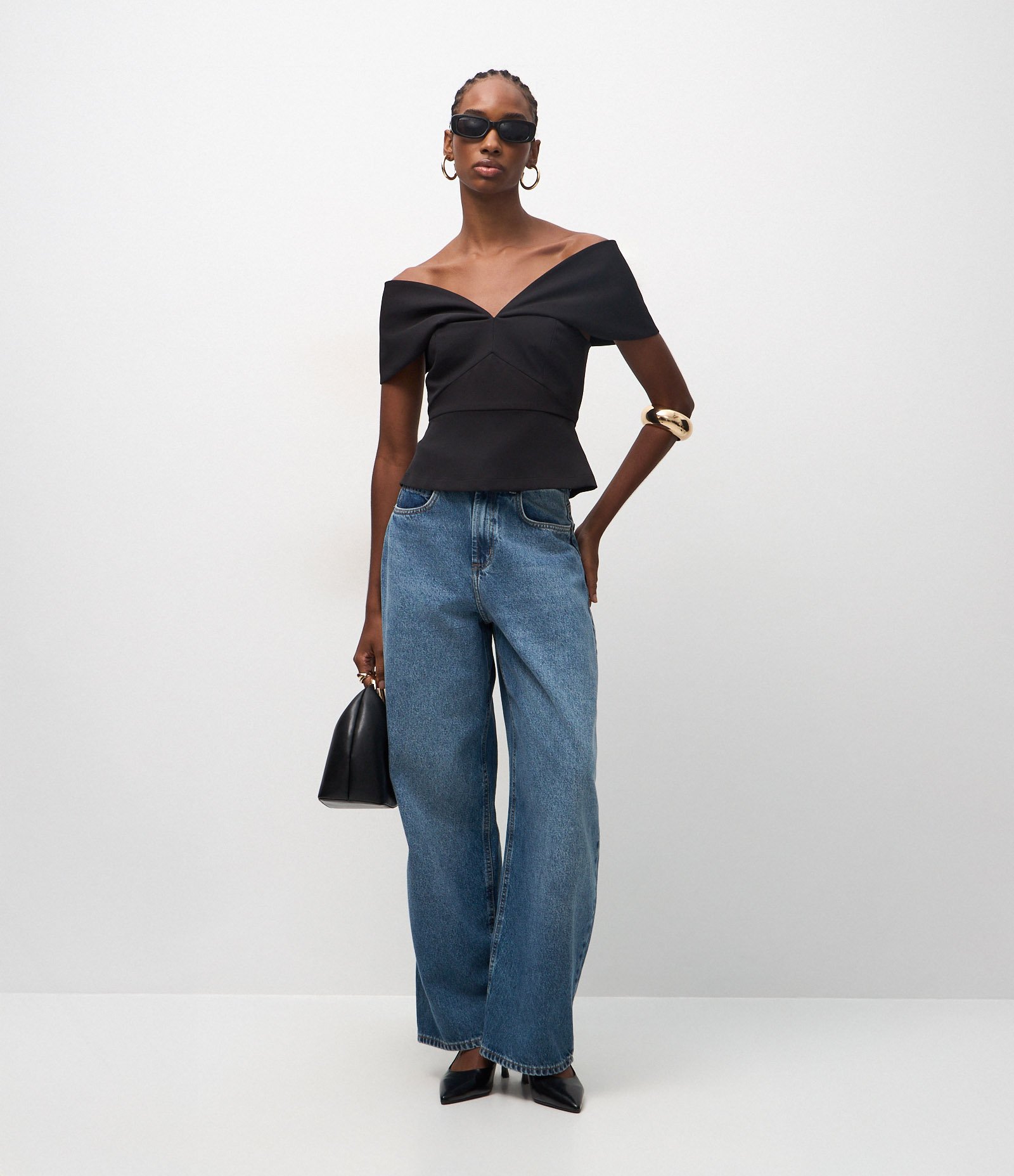 Blusa Alfaiatada Ombro a Ombro com Decote V Preto 2