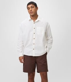 Bermuda em Sarja com Cós Elástico e Bolsos