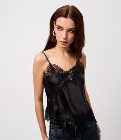 Blusa de Cetim com Renda Assimétrica