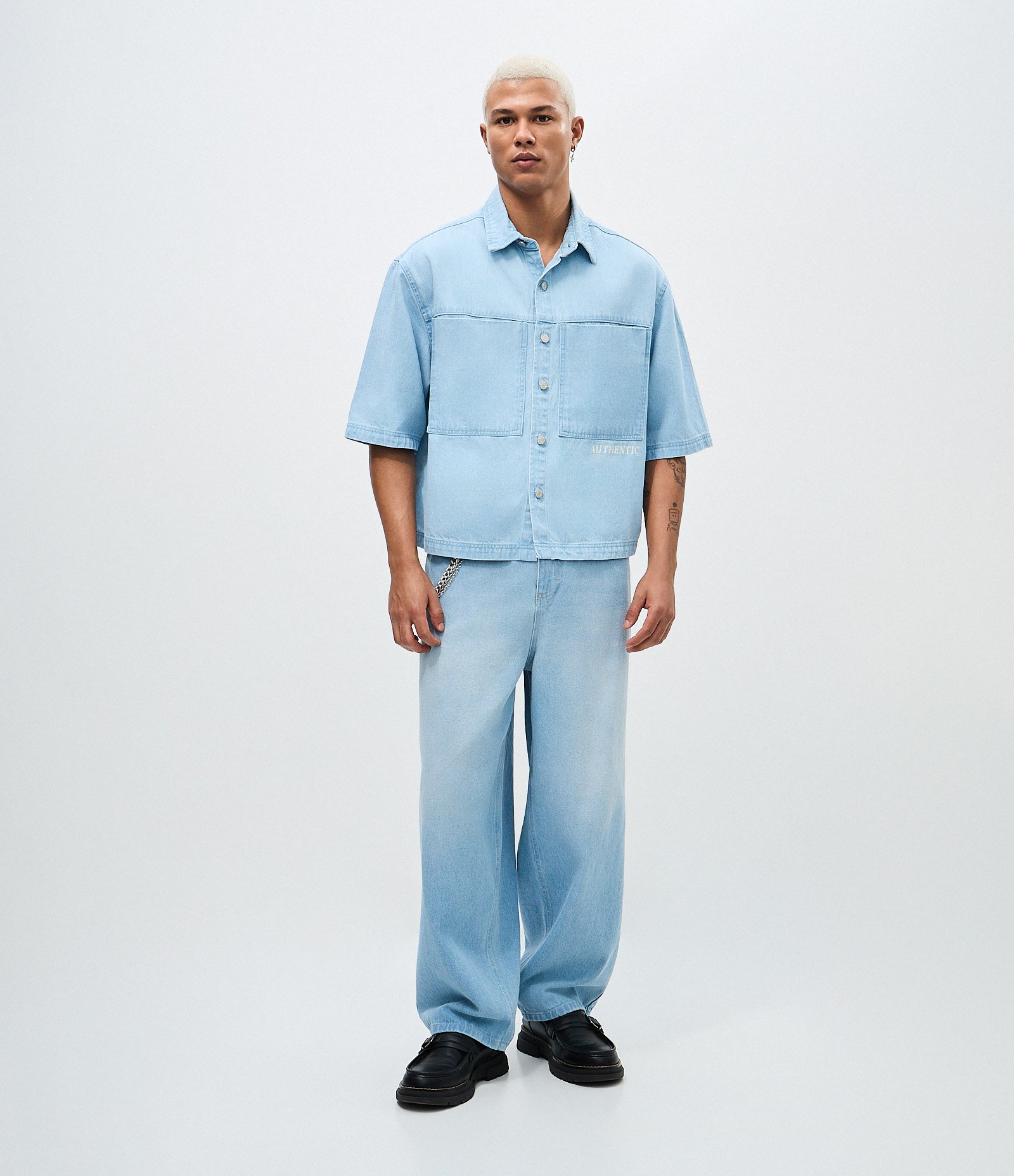 Camisa Jeans Overboxy Manga Curta Azul 2