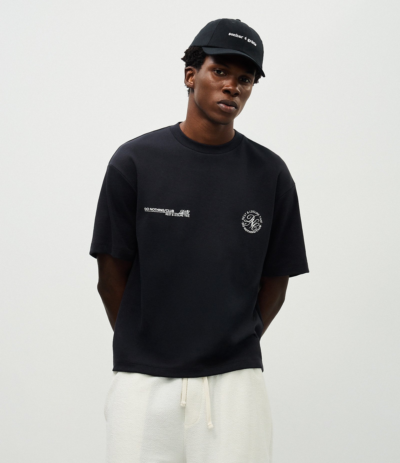 Camiseta Boxy com Lettering Do Nothing Club Preto 2