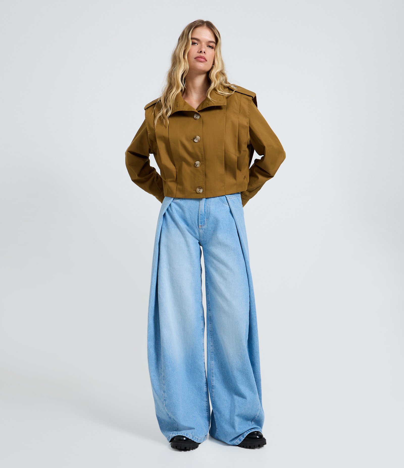 Calça Wide Leg em Jeans com Cintura Alta e Plissado Lateral Azul 1