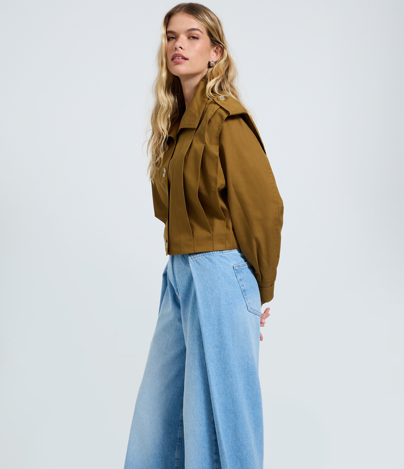 Calça Wide Leg em Jeans com Cintura Alta e Plissado Lateral Azul 2