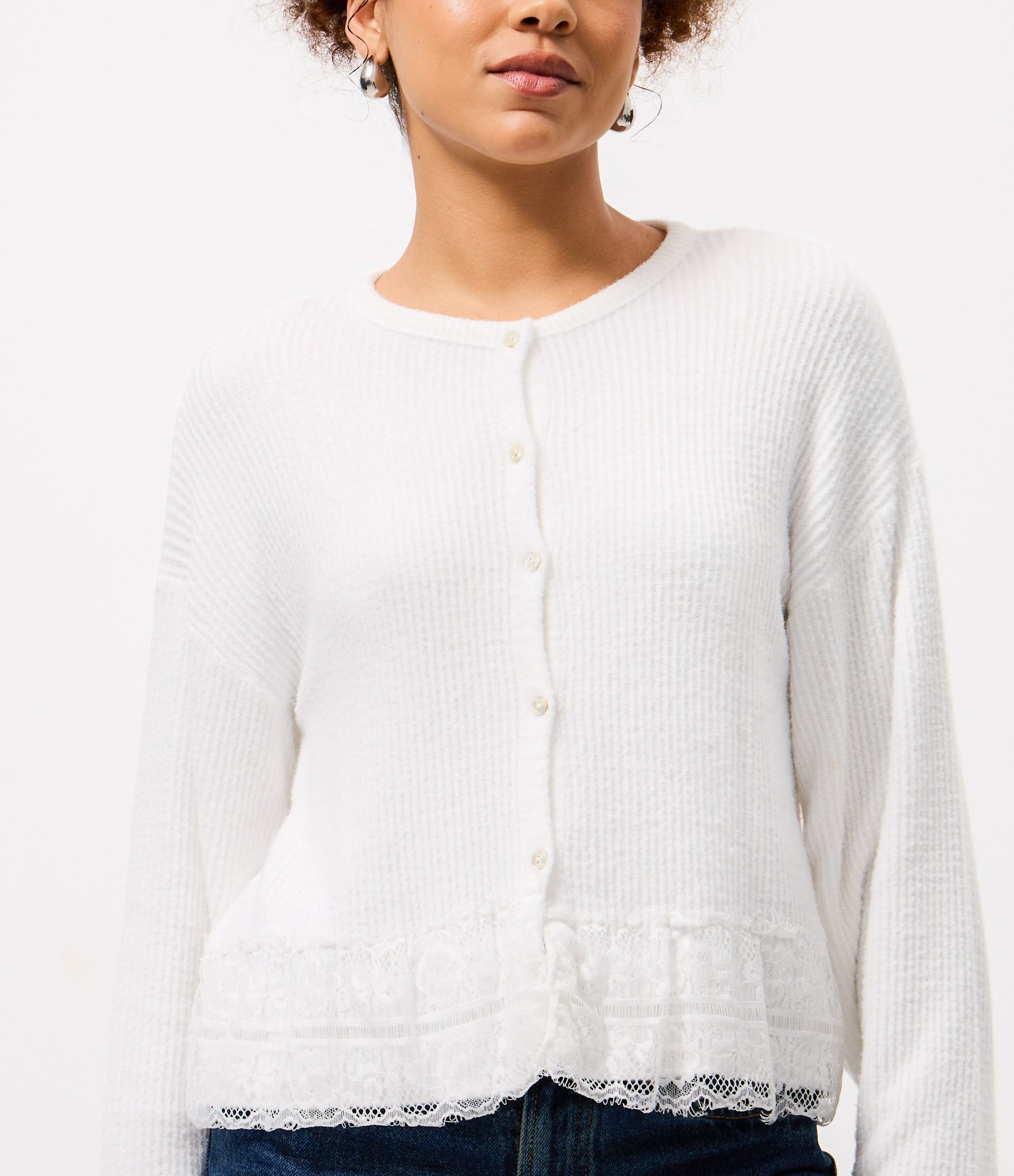 Casaco Cardigan em Tricô com Botões e Detalhe de Barra Rendada Branco 3