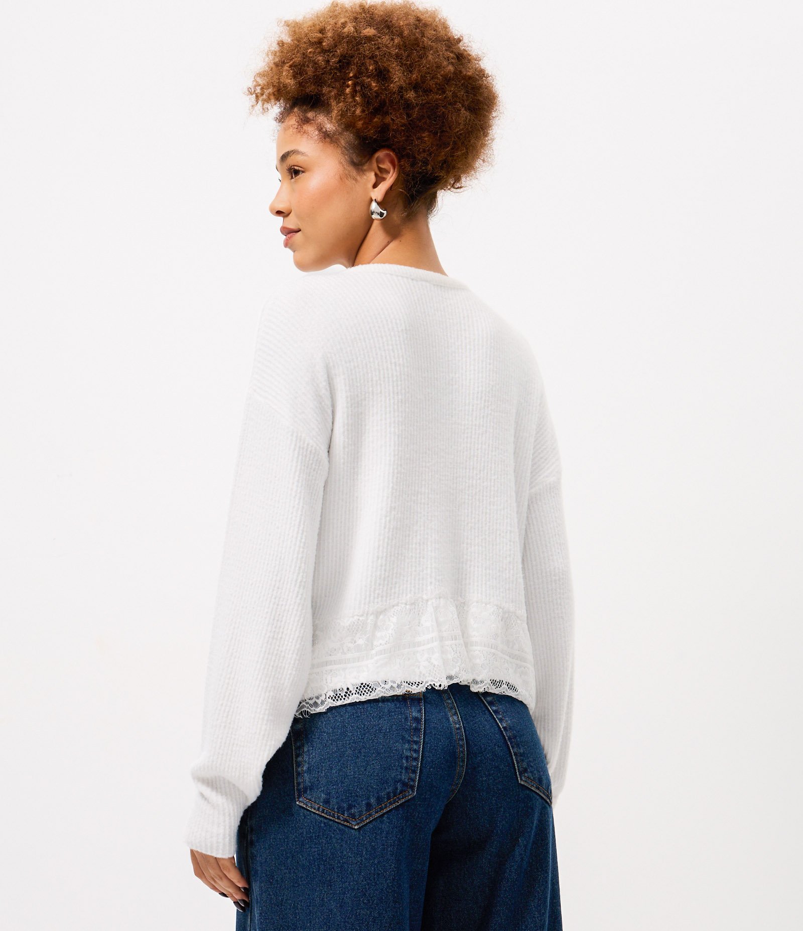 Casaco Cardigan em Tricô com Botões e Detalhe de Barra Rendada Branco 4