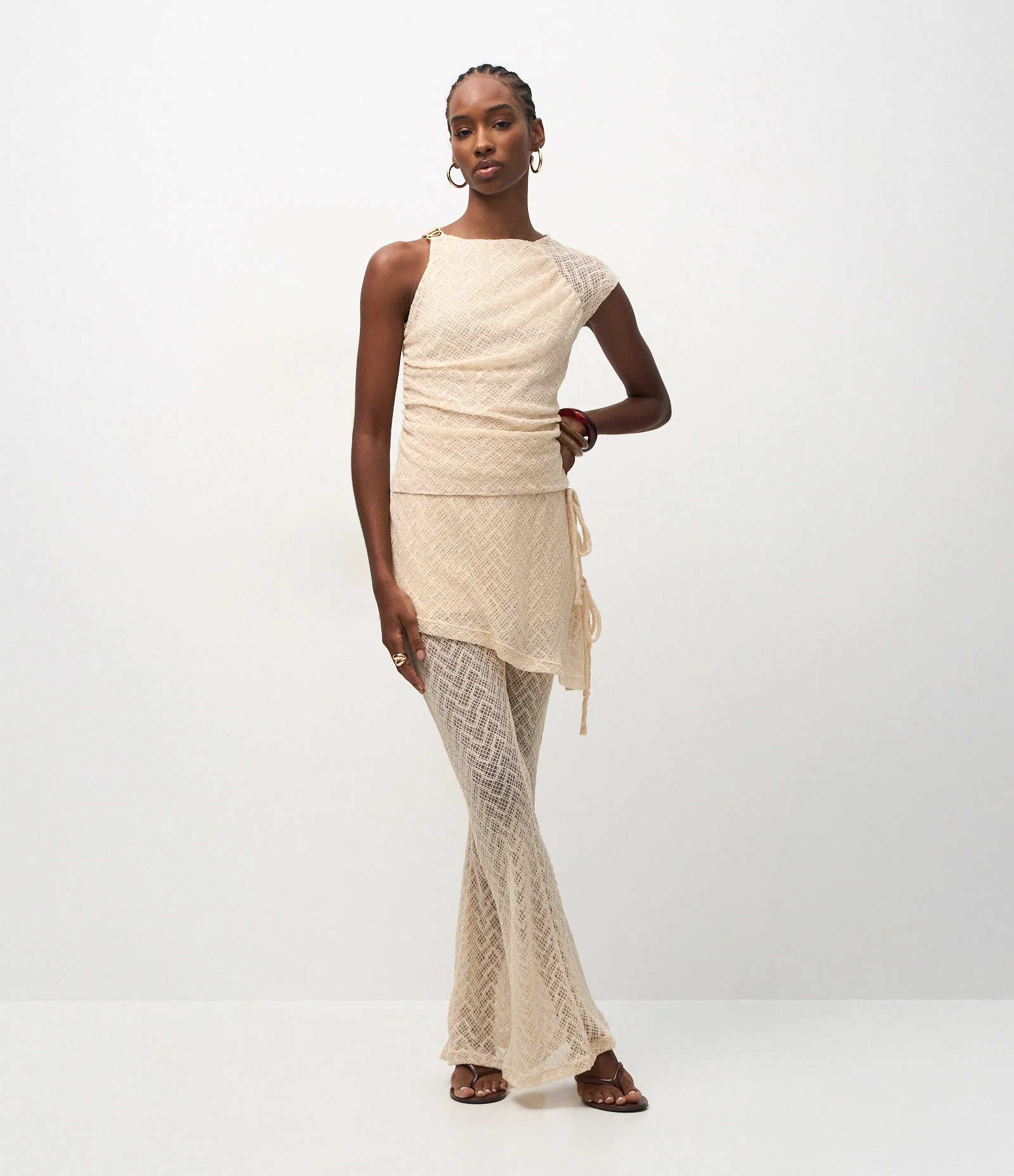 Blusa Manga Diferenciada com Efeito Crochê e Decote Redondo Off White 2