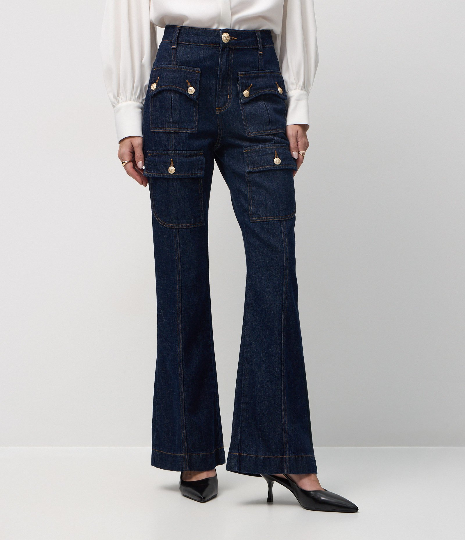 Calça Flare Utilitária em Jeans com Cintura Alta Azul Marinho 2