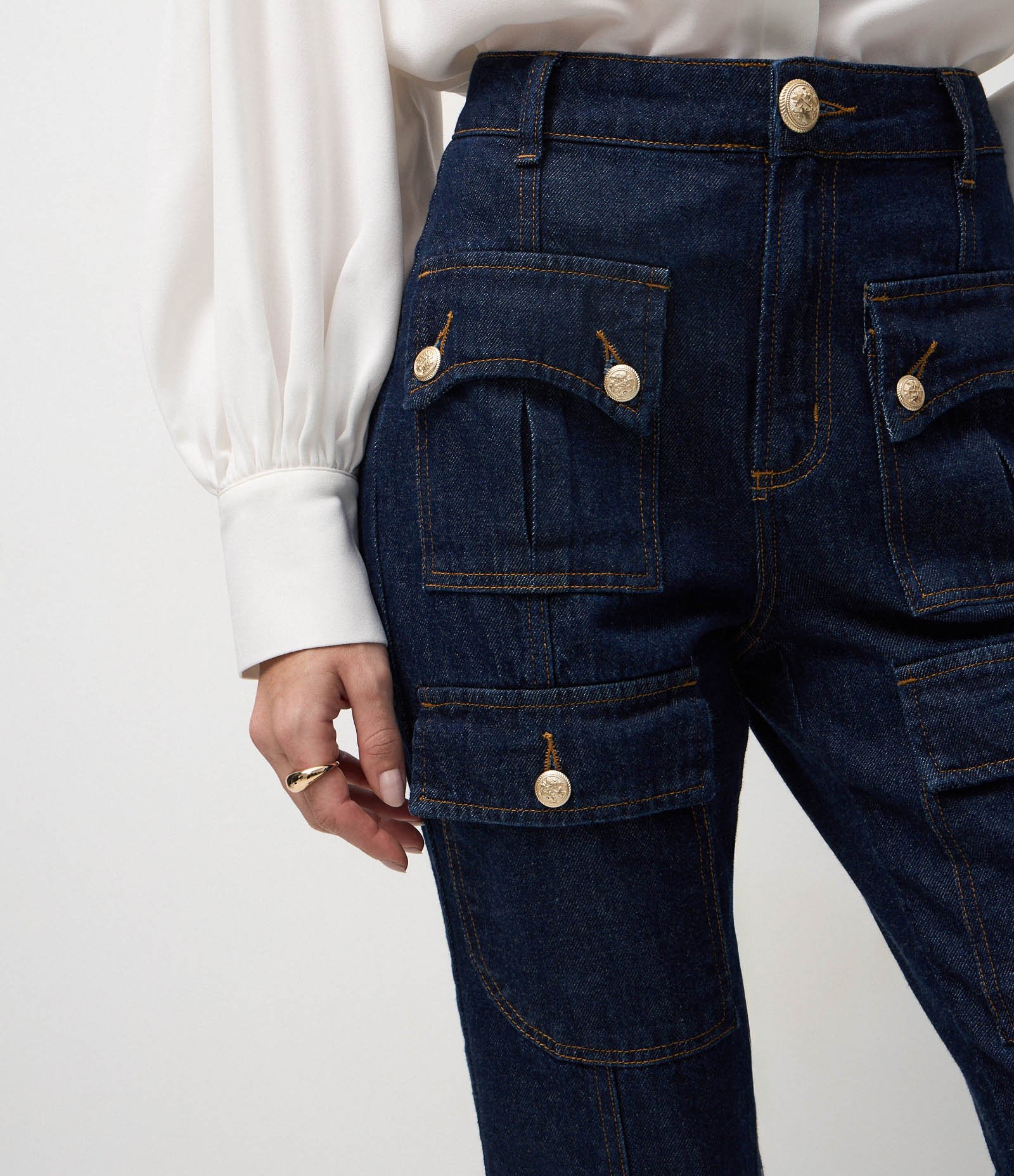 Calça Flare Utilitária em Jeans com Cintura Alta Azul Marinho 3