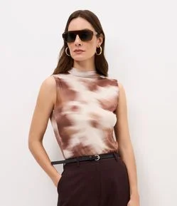 Blusa em Tule com Estampa Abstrata