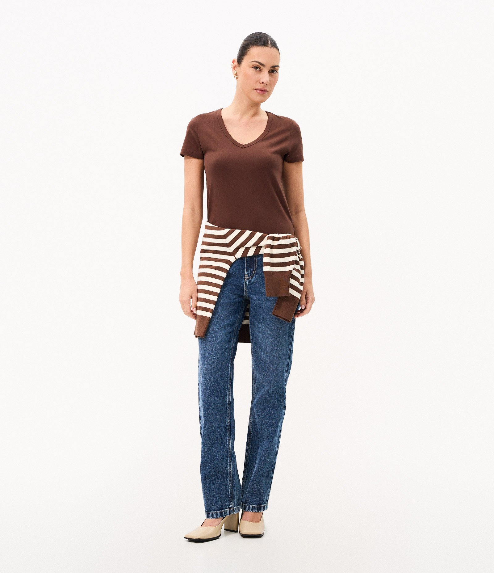 Blusa em Algodão com Decote V Marrom 2
