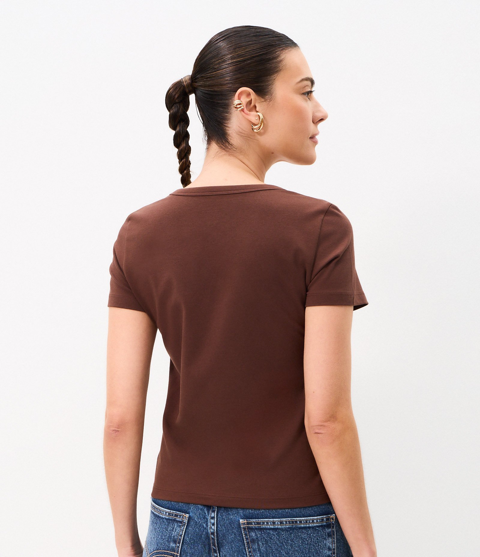 Blusa em Algodão com Decote V Marrom 4