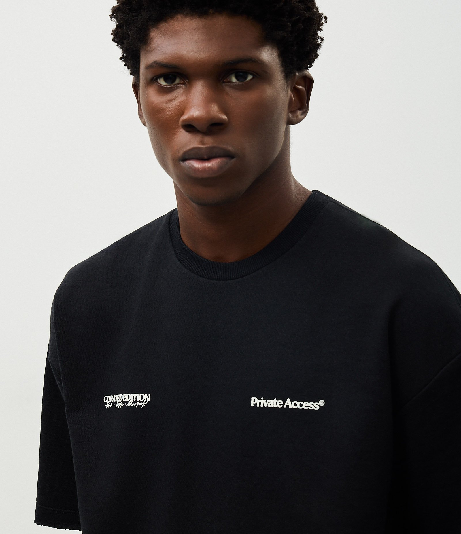 Camiseta Oversized em Moletinho com Lettering Paris Tokyo New York Preto 3