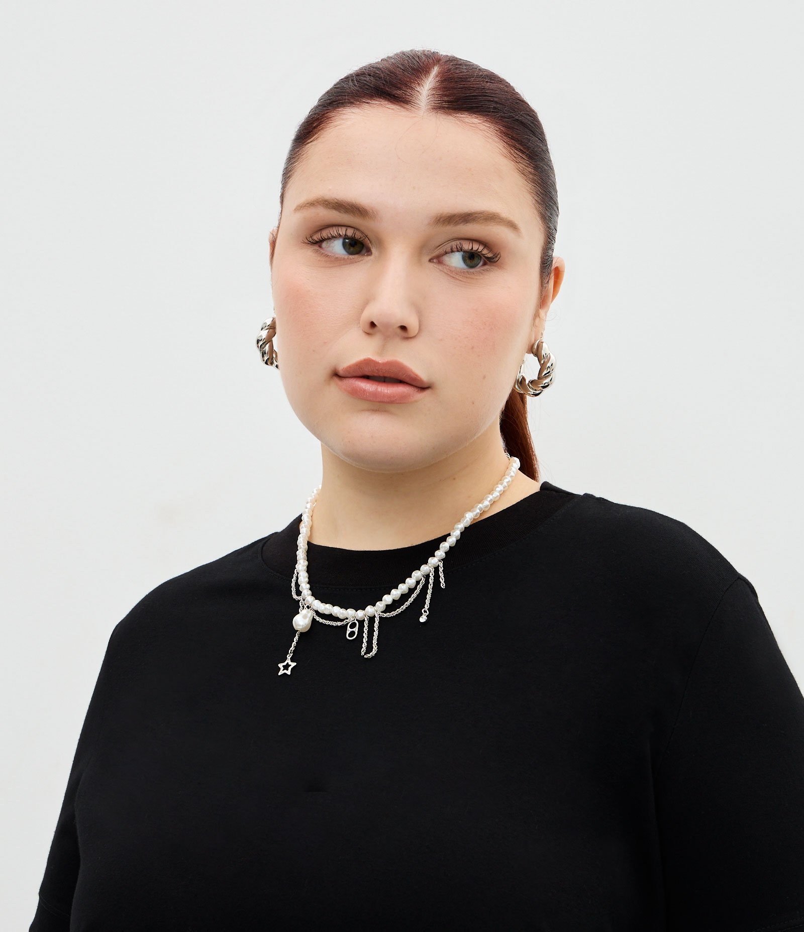 Blusa Manga Curta com Renda Irregular na Barra Curve & Plus Size Preto 3