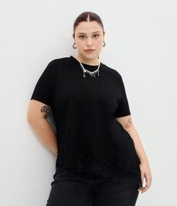 Blusa Manga Curta com Renda Irregular na Barra Curve & Plus Size
