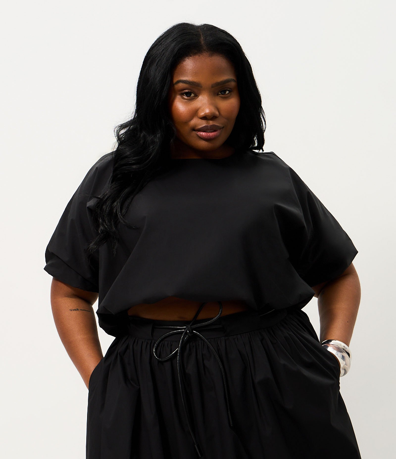 Blusa Tricoline Balonê Curve & Plus Size Preto 1