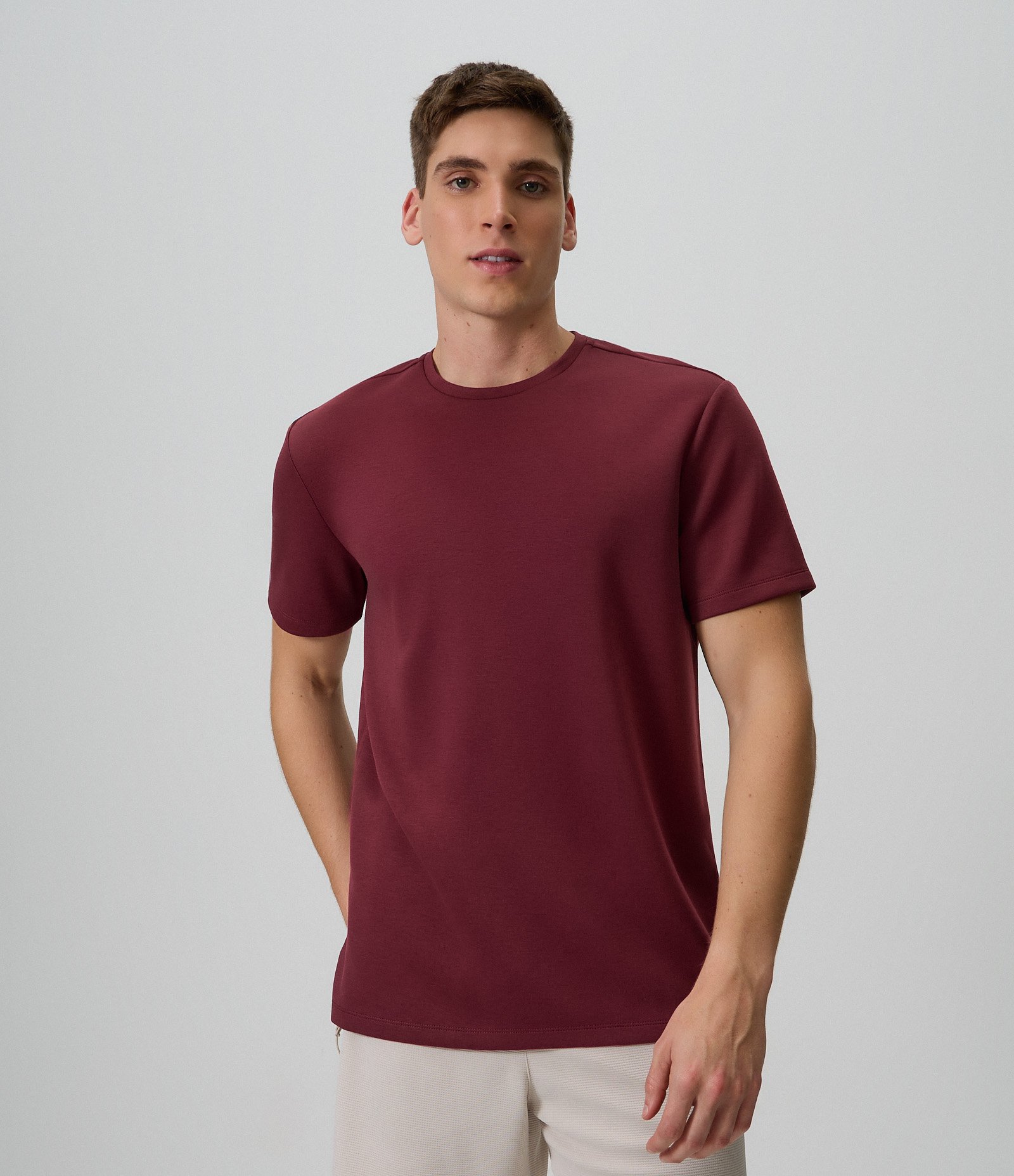 Camiseta Comfort Esportiva em Malha Tecnológica com Tecnologia Dry Vinho 1