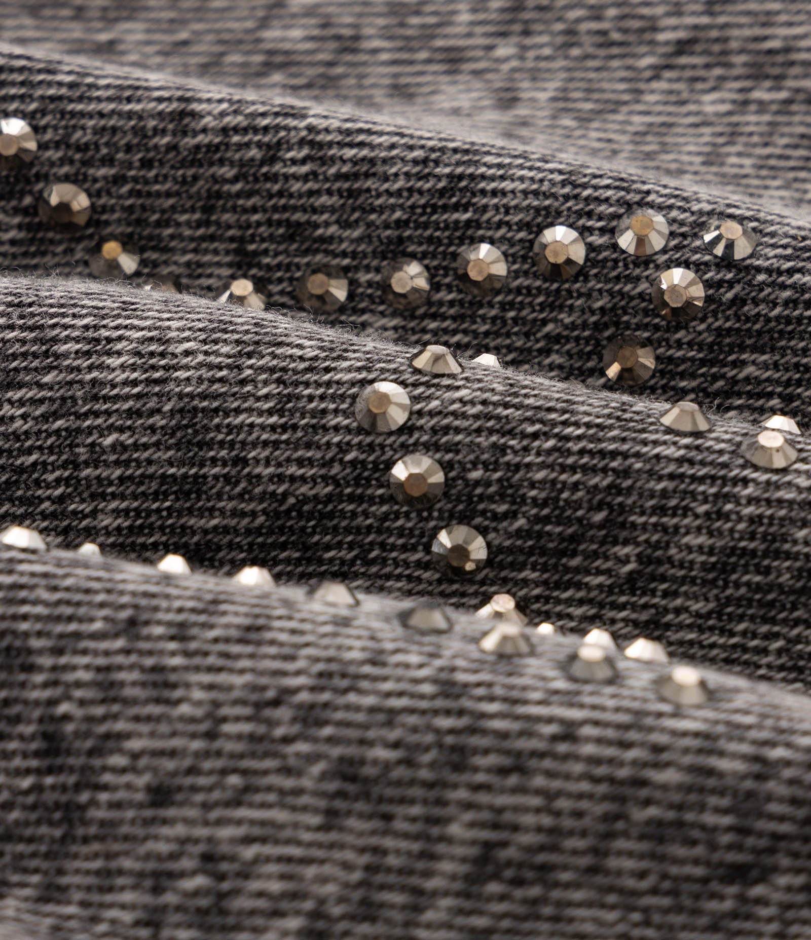 Bermuda Infantil Jeans com Strass Aplicado – Tam 5 a 16 Anos Cinza Escuro 3