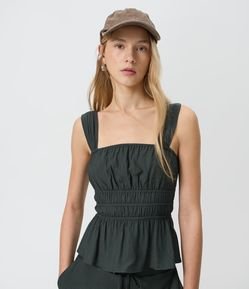 Blusa em Viscose Texturizada com Alças Largas e Franzidos