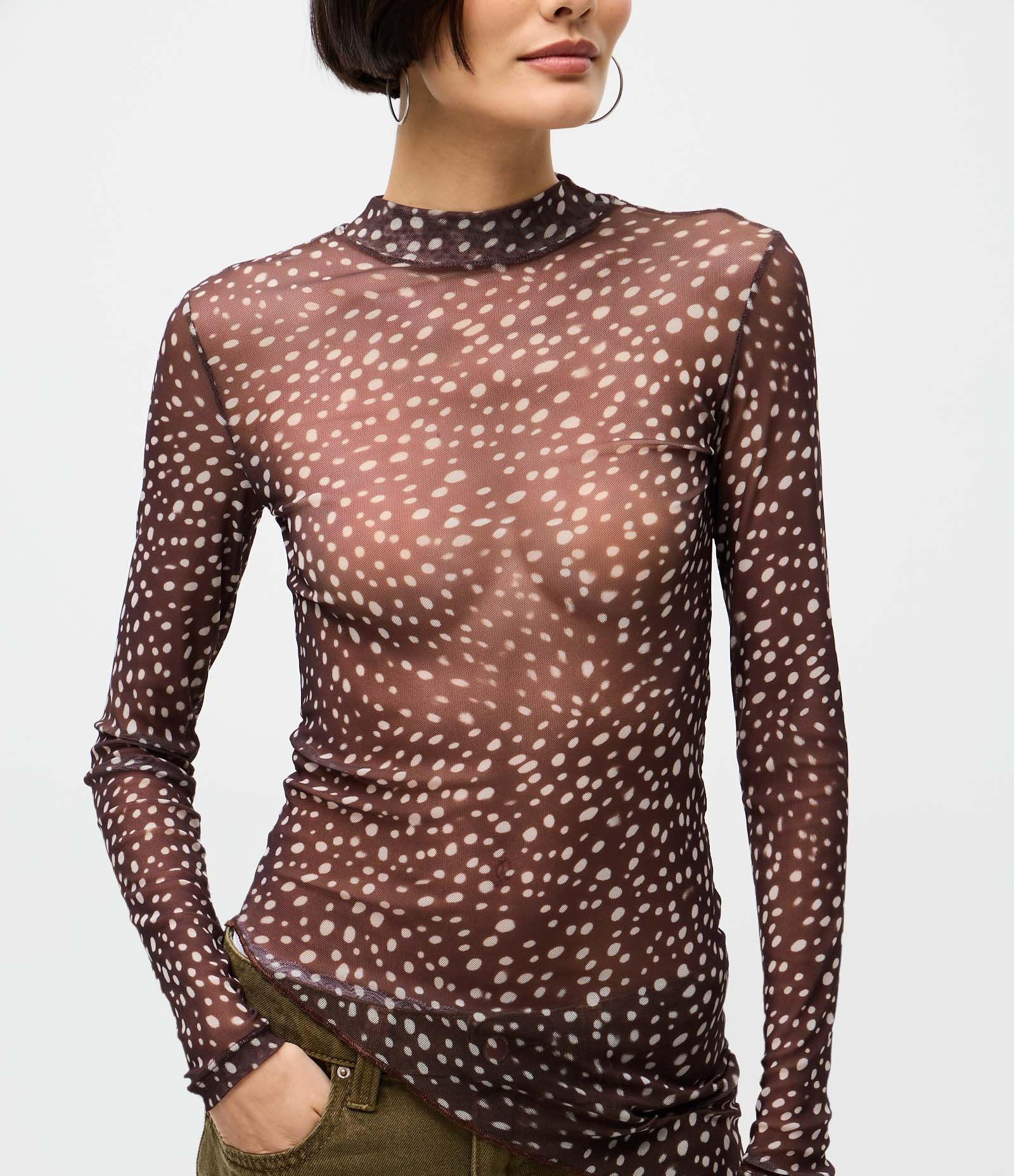 Blusa em Tule com Animal Print e Barra Assimétrica Marrom 3