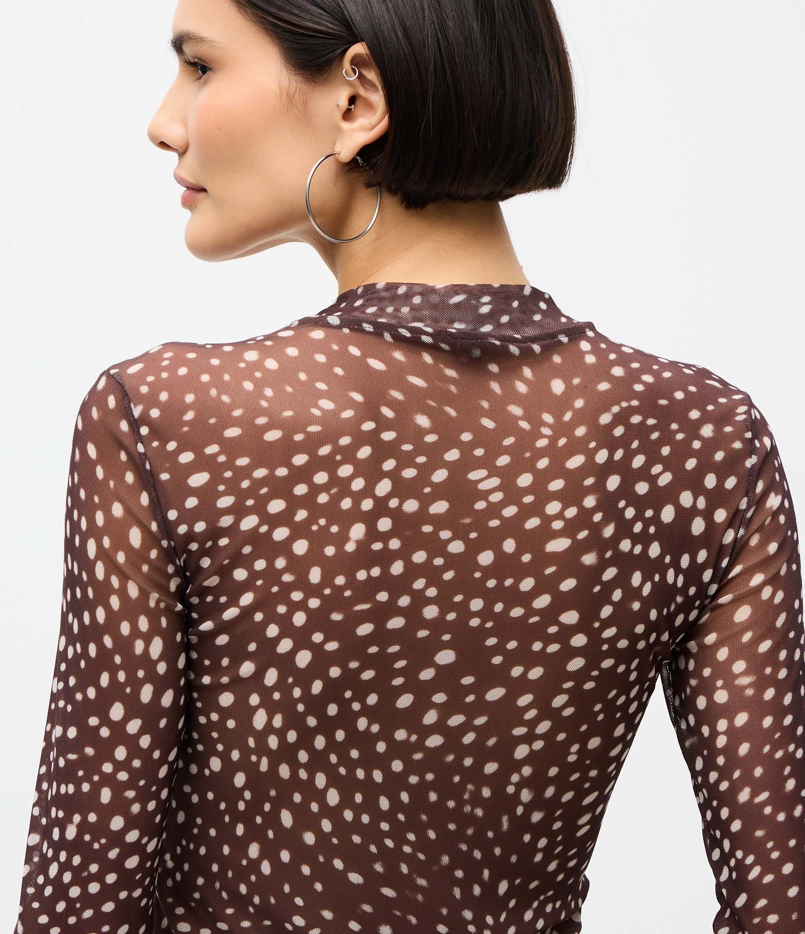 Blusa em Tule com Animal Print e Barra Assimétrica Marrom 4