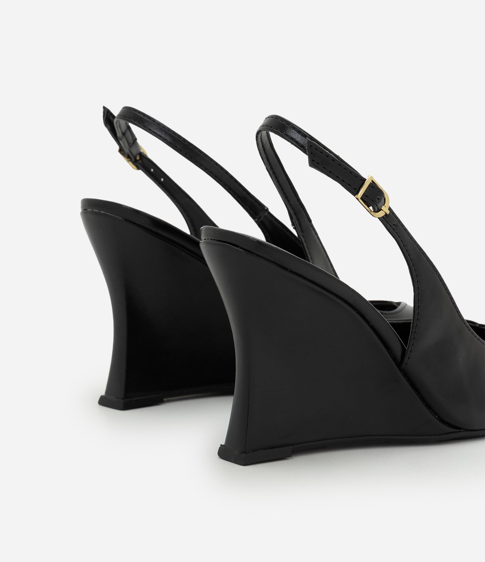Sapato Slingback em PU com Salto Anabela Preto 5