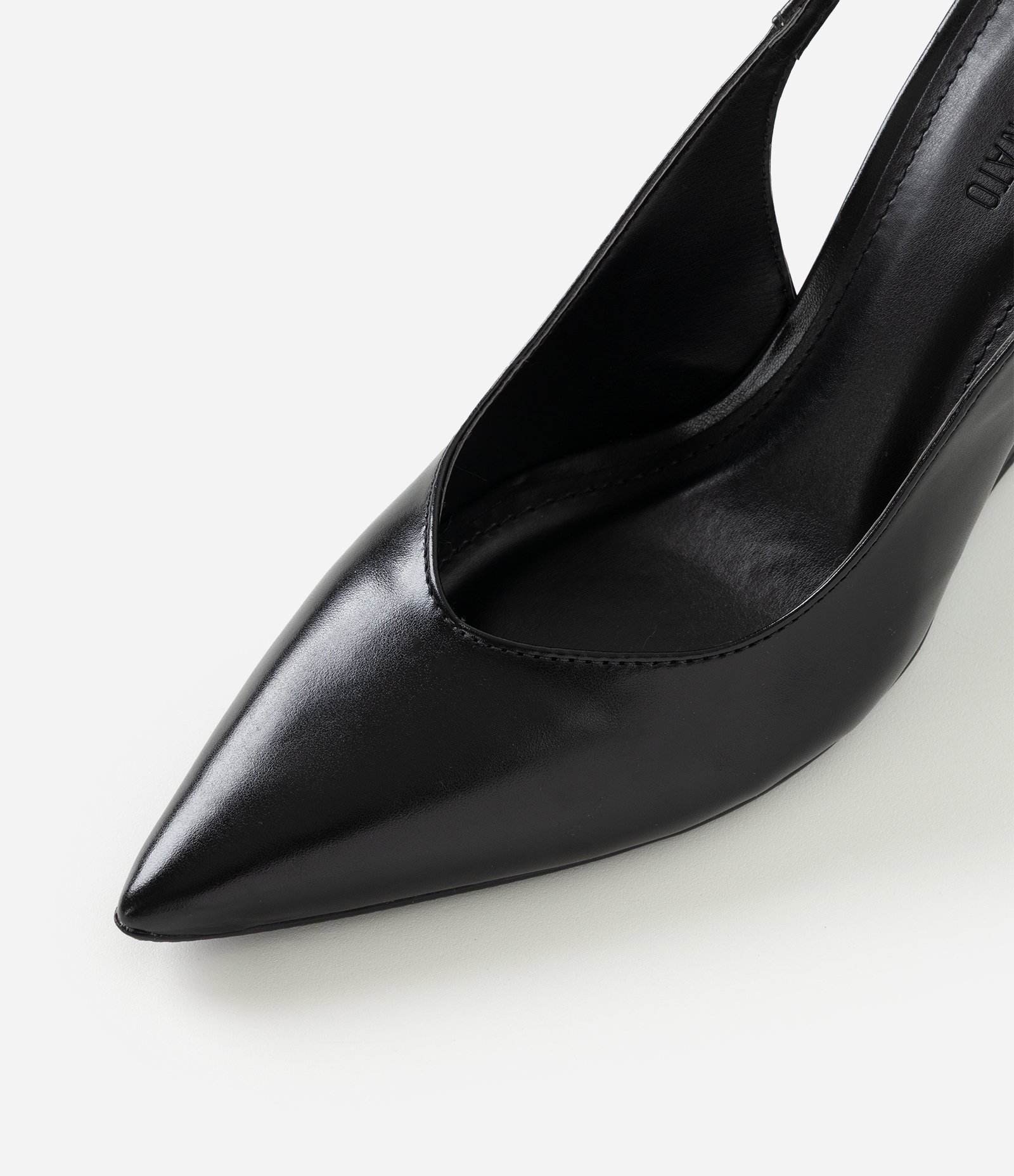 Sapato Slingback em PU com Salto Anabela Preto 6