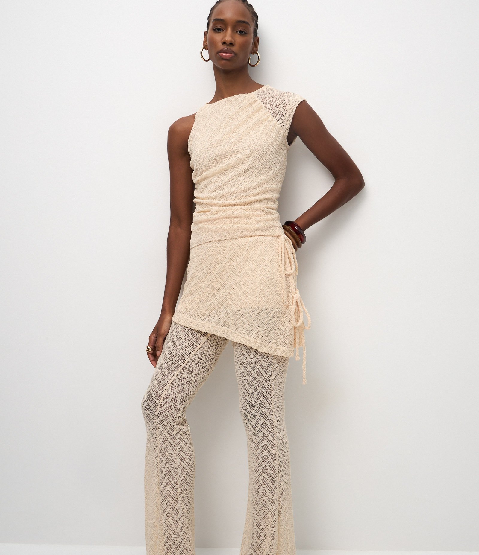 Calça com Efeito Crochê e Saia Sobreposta Off White 4