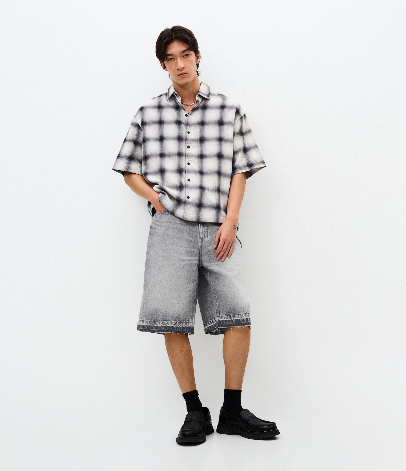 Camisa Boxy em Algodão com Estampa Xadrez Preto/Bege 2