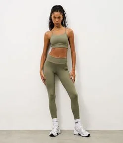 Calça Legging Esportiva em Microfibra com Bolso e Friso Contrastante