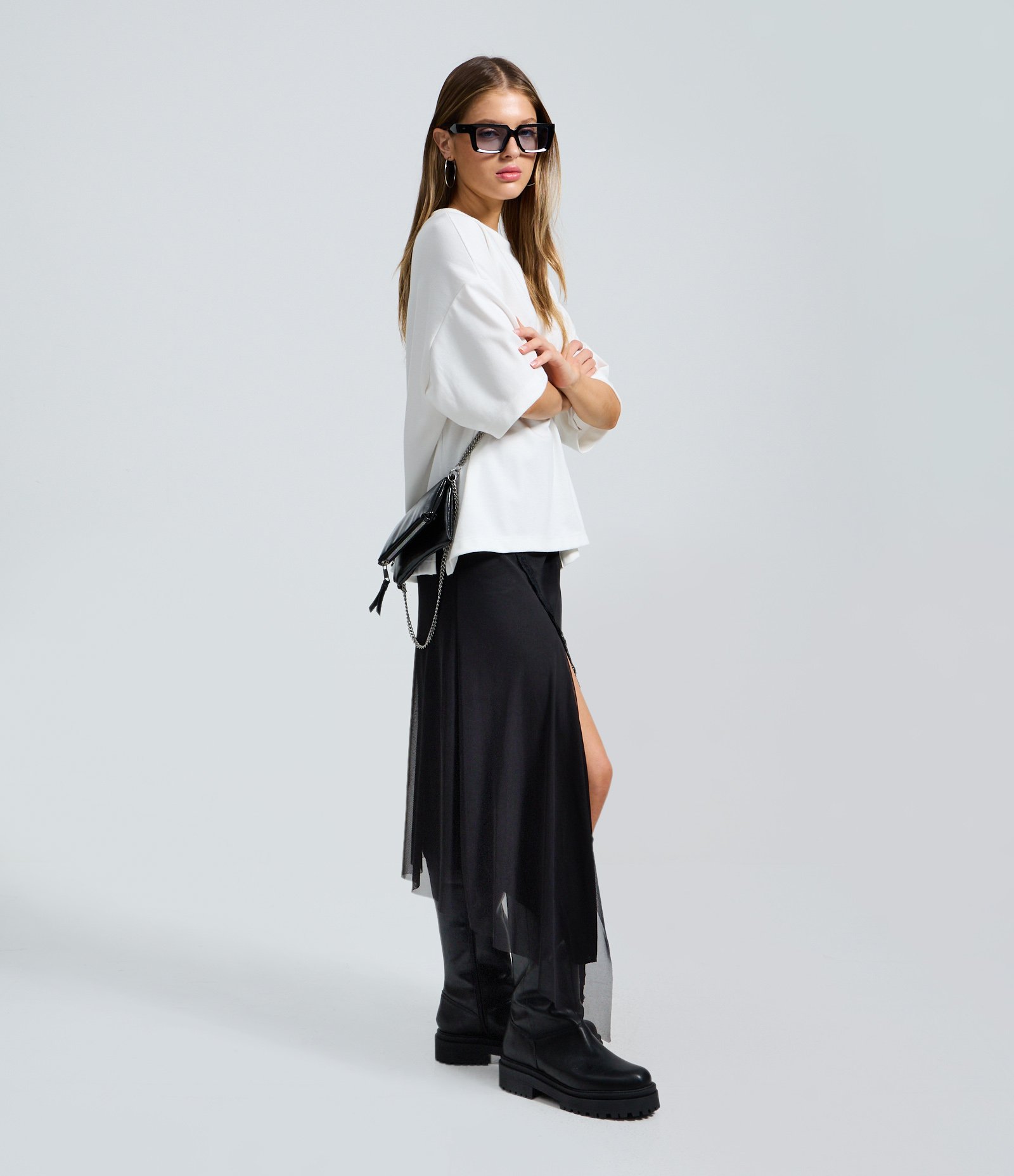 Saia Midi em Tule com Fenda Rendada Preto 1