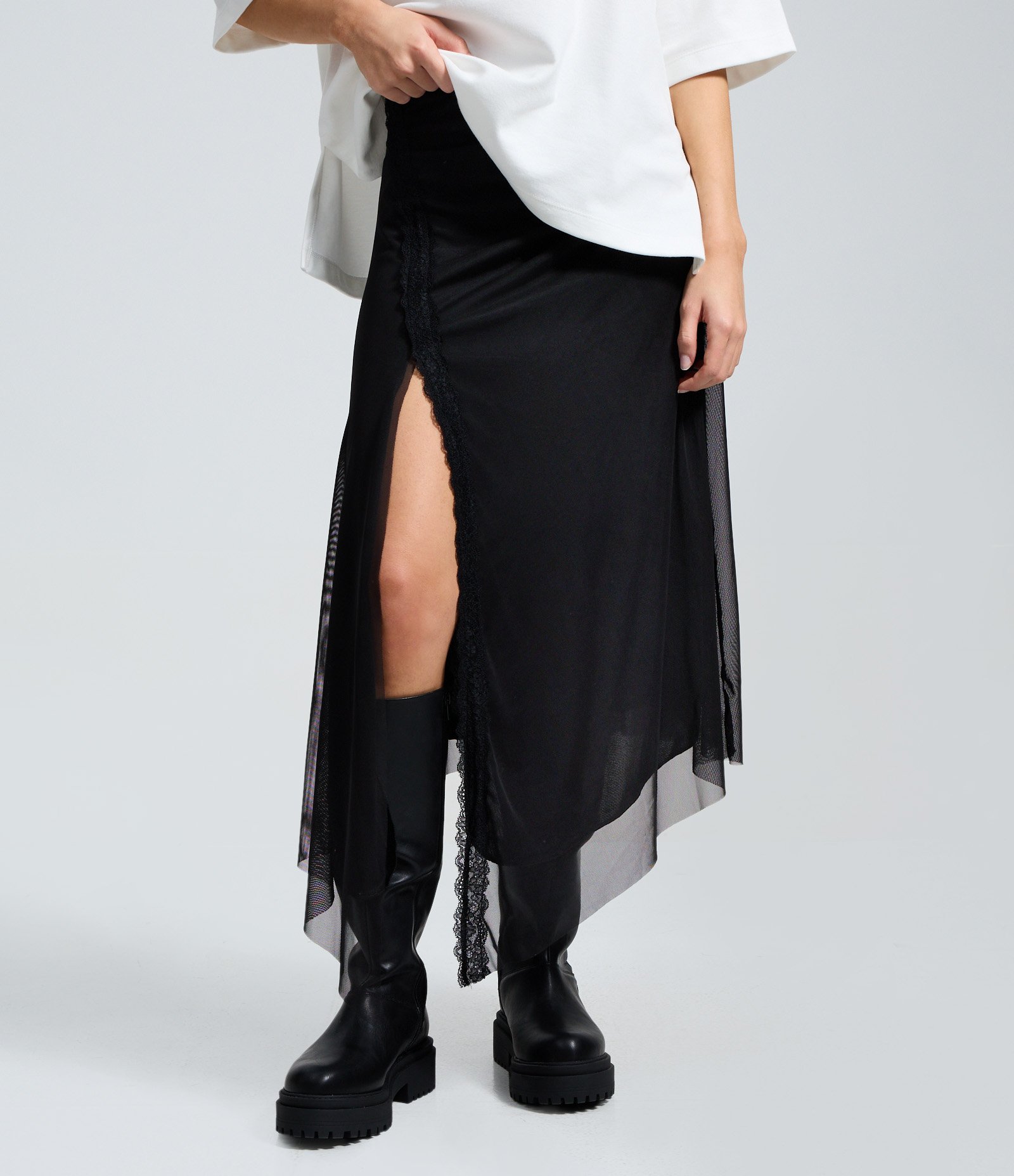 Saia Midi em Tule com Fenda Rendada Preto 3