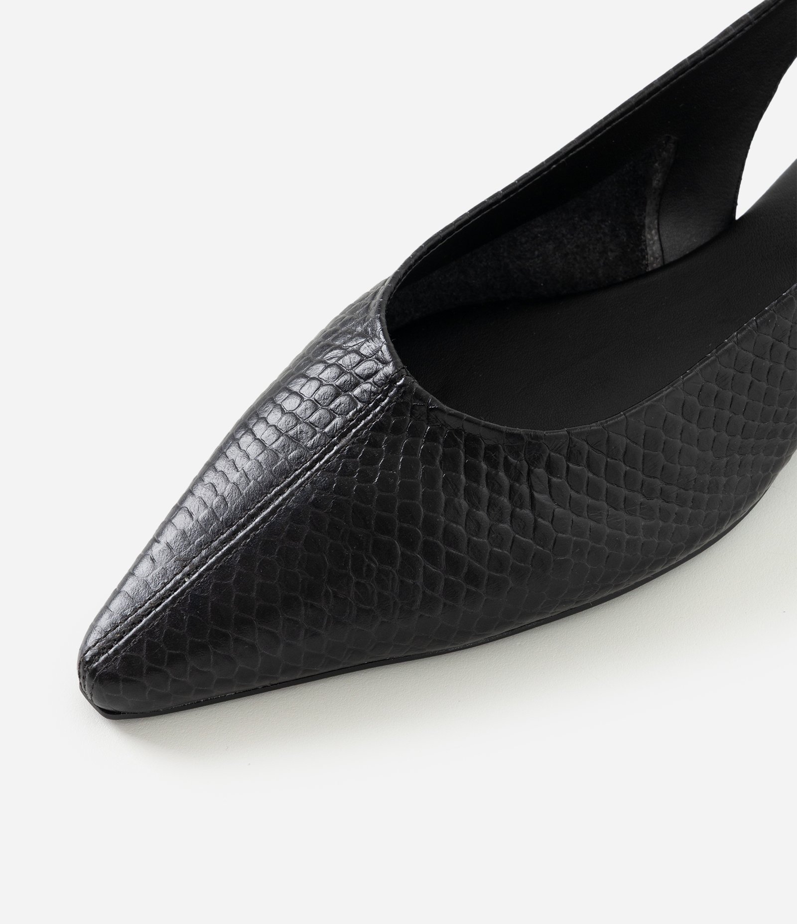 Sapatilha Slingback em Couro com Textura Snake Preto 5
