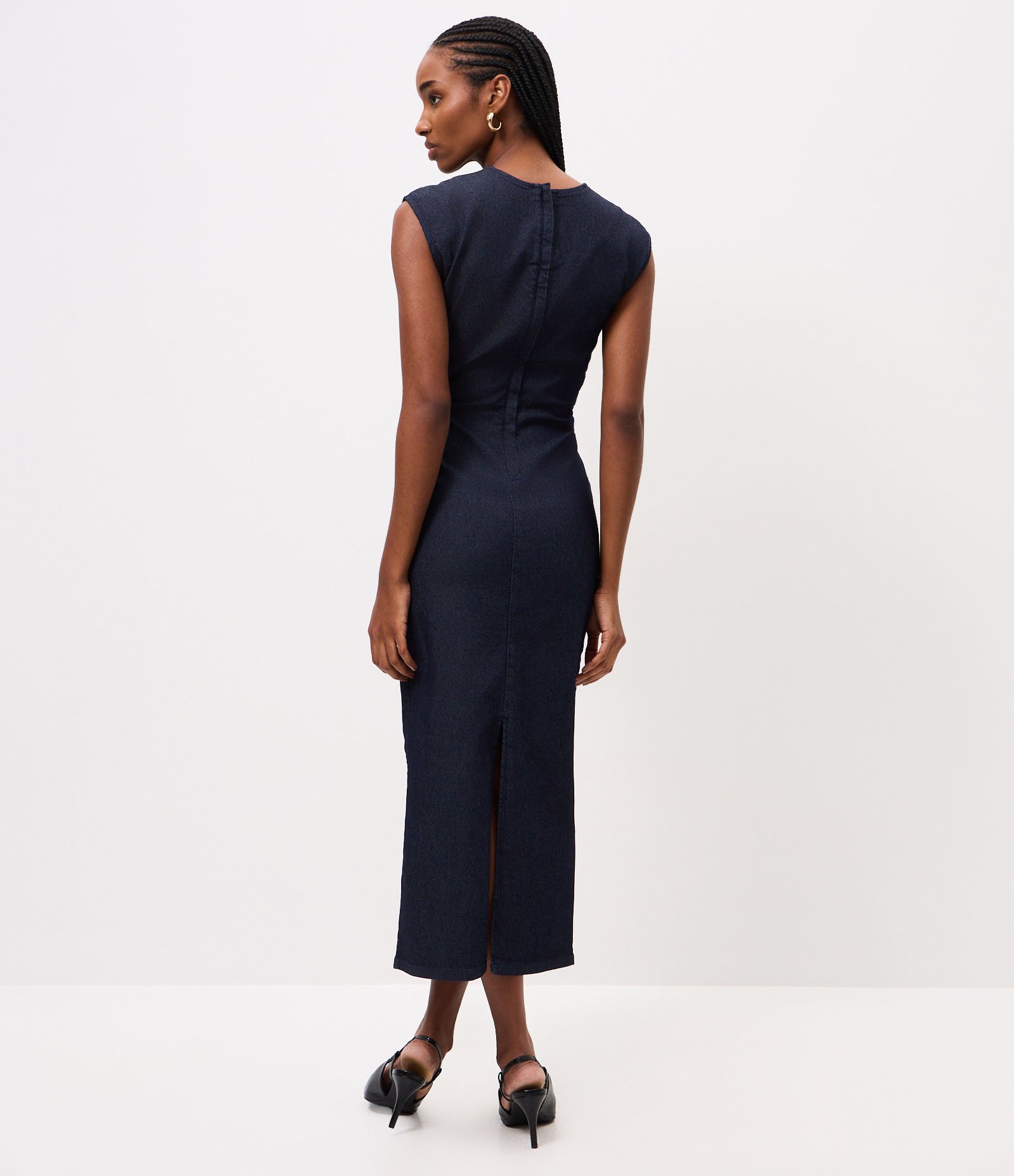 Vestido Midi em Jeans com Drapeado e Aviamento Azul Escuro 4