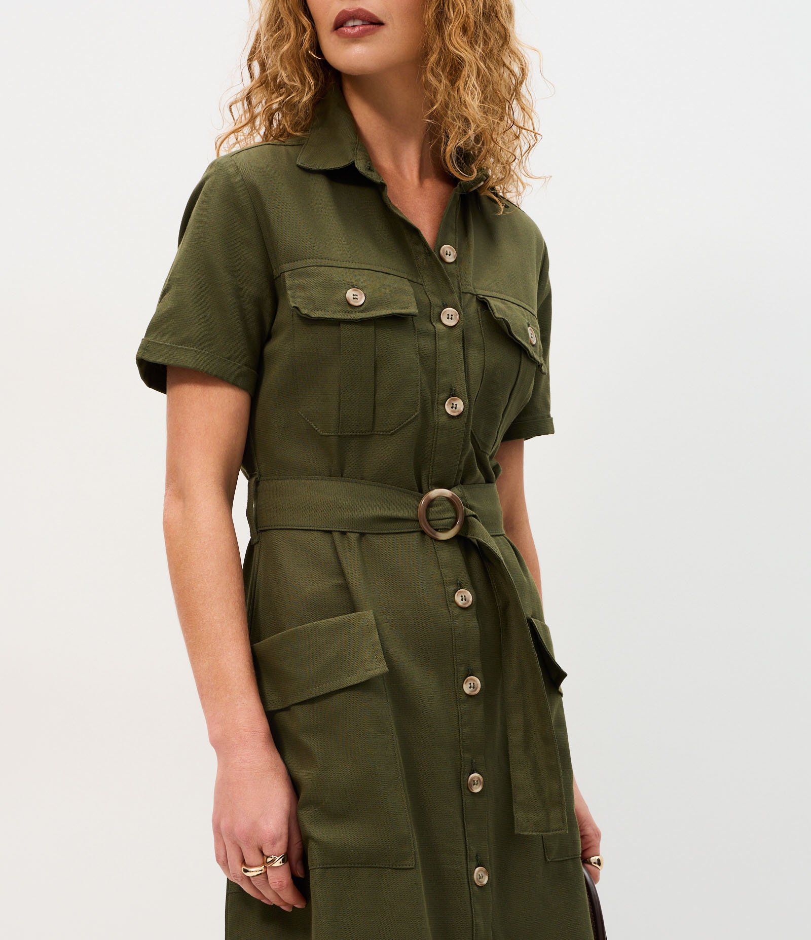 Vestido Midi Manga Curta em Sarja com Bolsos Utilitários Verde 4