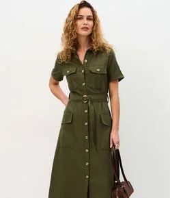Vestido Midi Manga Curta em Sarja com Bolsos Utilitários
