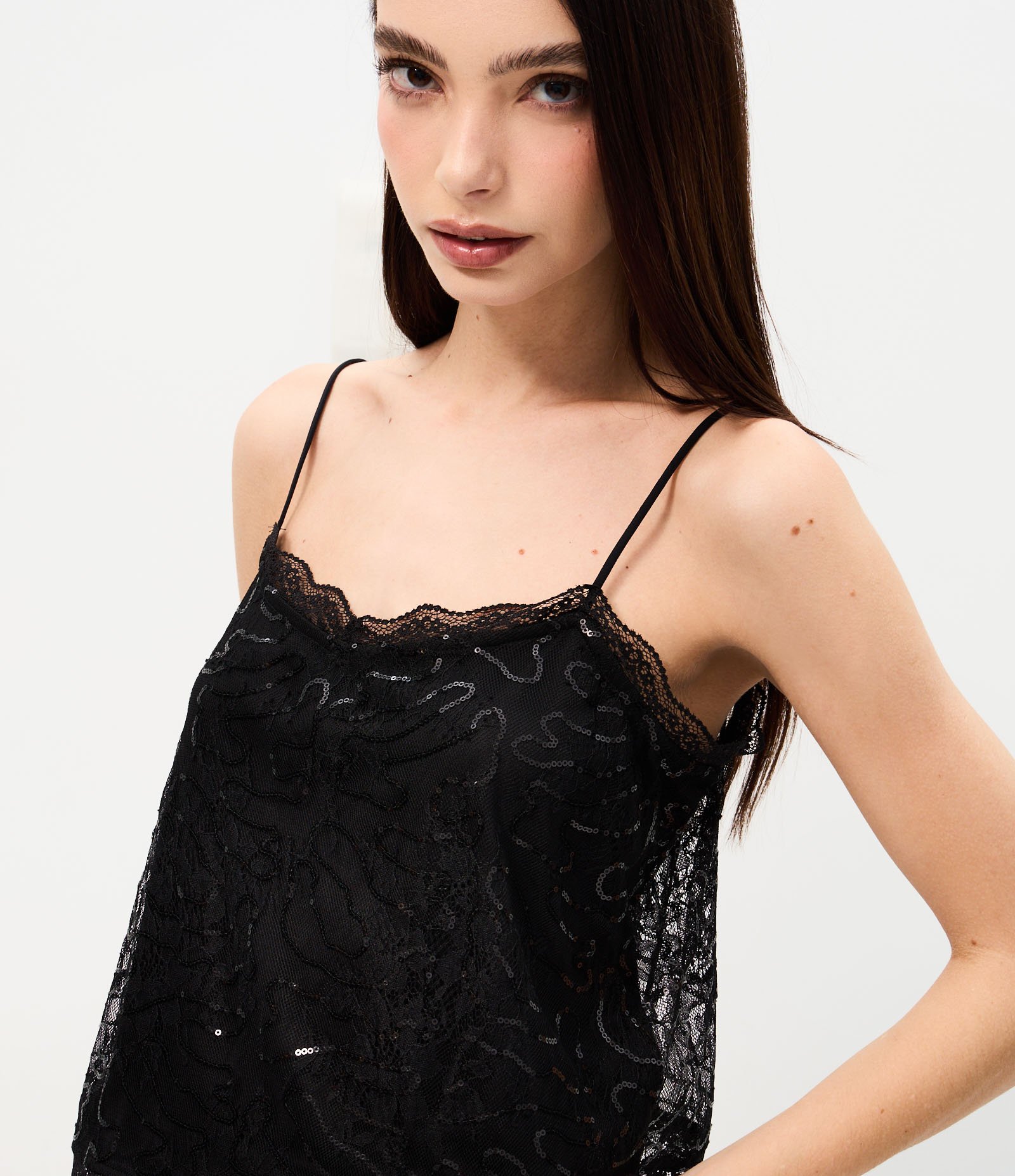 Blusa de Alcinha em Renda com Paetês Preto 3
