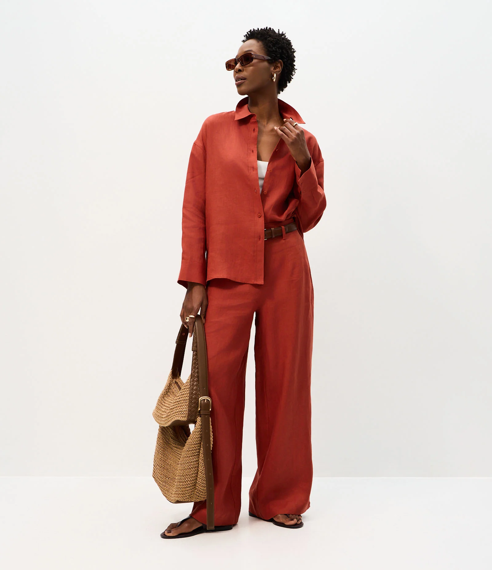 Camisa Oversized em Linho com Bolso no Peito Terracota 2