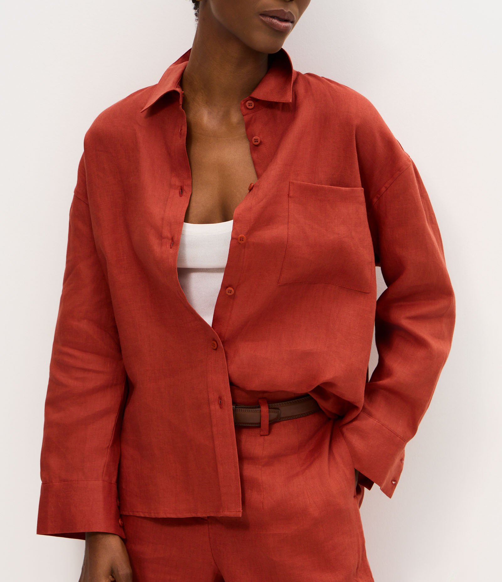 Camisa Oversized em Linho com Bolso no Peito Terracota 4