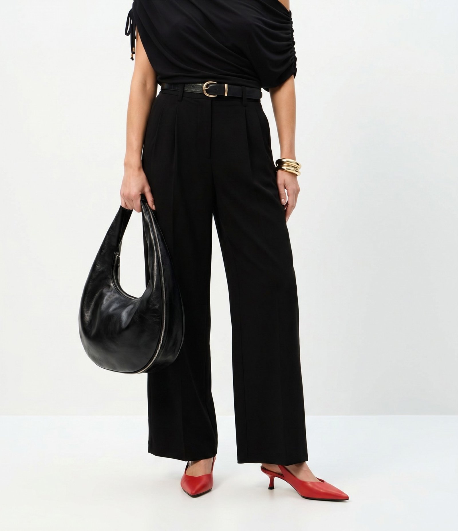 Calça Wide Leg em Alfaiataria com Cós Liso e Pregas Frontais Preto