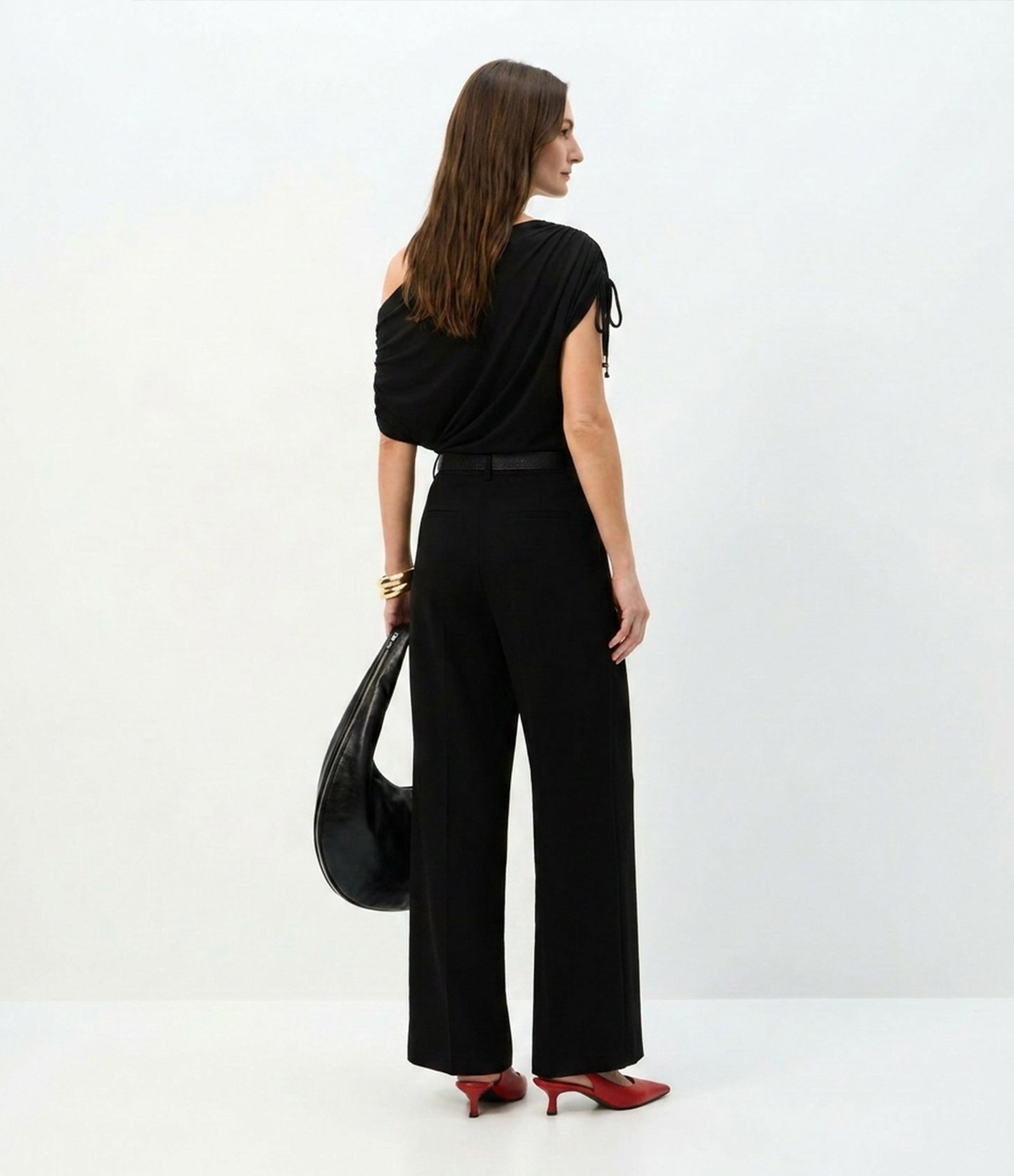 Calça Wide Leg em Alfaiataria com Cós Liso e Pregas Frontais Preto 4