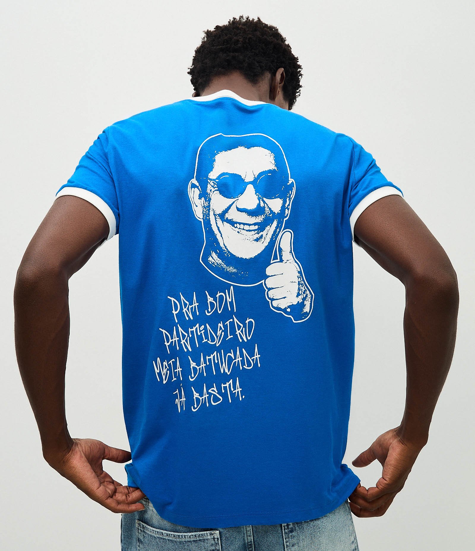 Camiseta Regular em Algodão com Estampa Zeca Pagodinho Azul 2