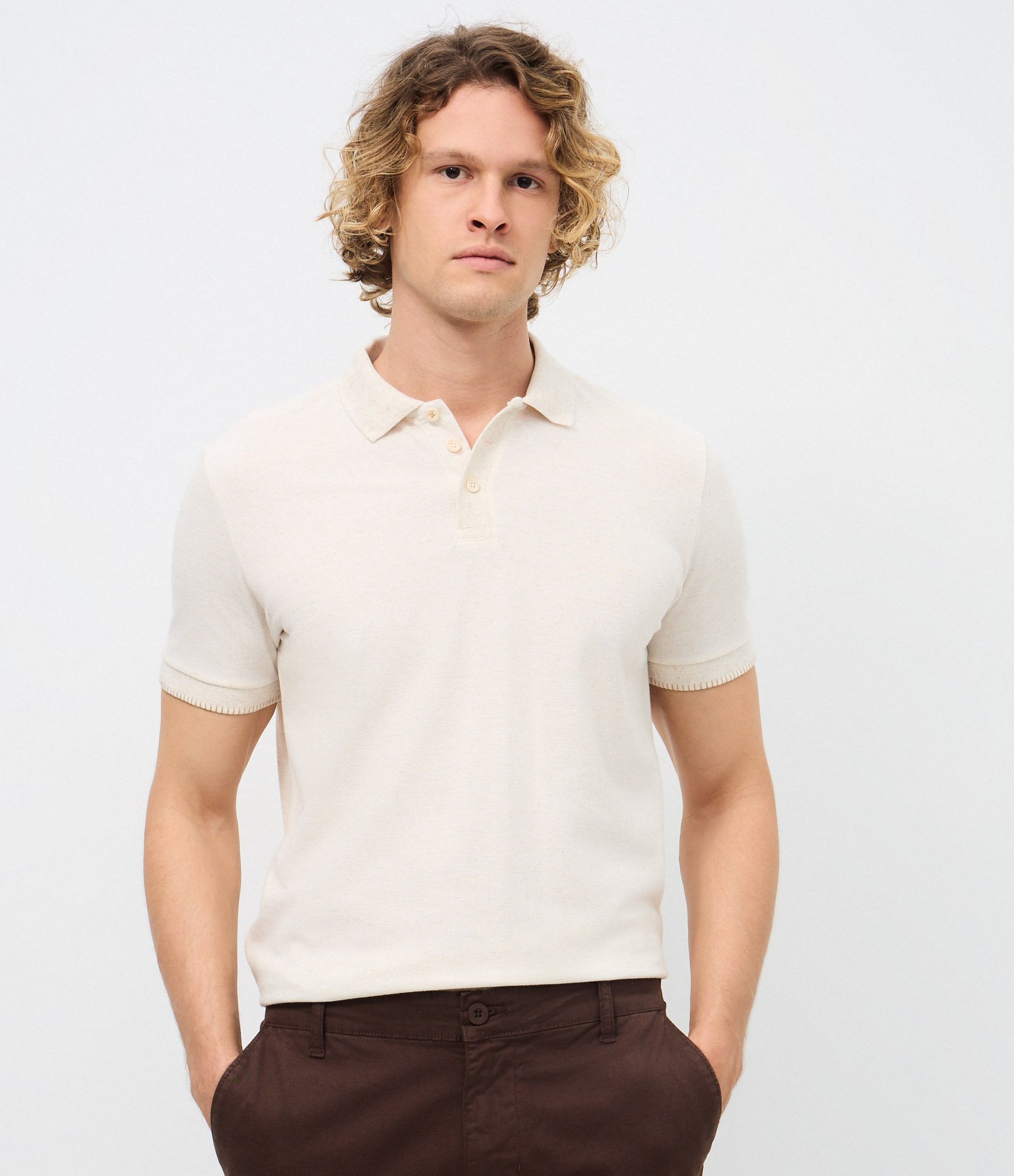 Polo Manga Curta em Piquet com Retilínea Bordada Off White 1