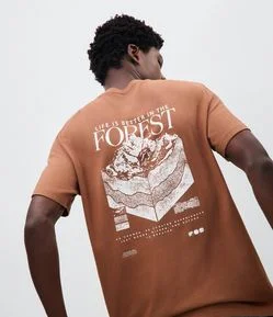 Camiseta Comfort em Algodão com Estampa Mapa Forest