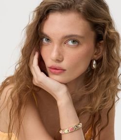 Pulseira em Metal com Aplicações Decorativas